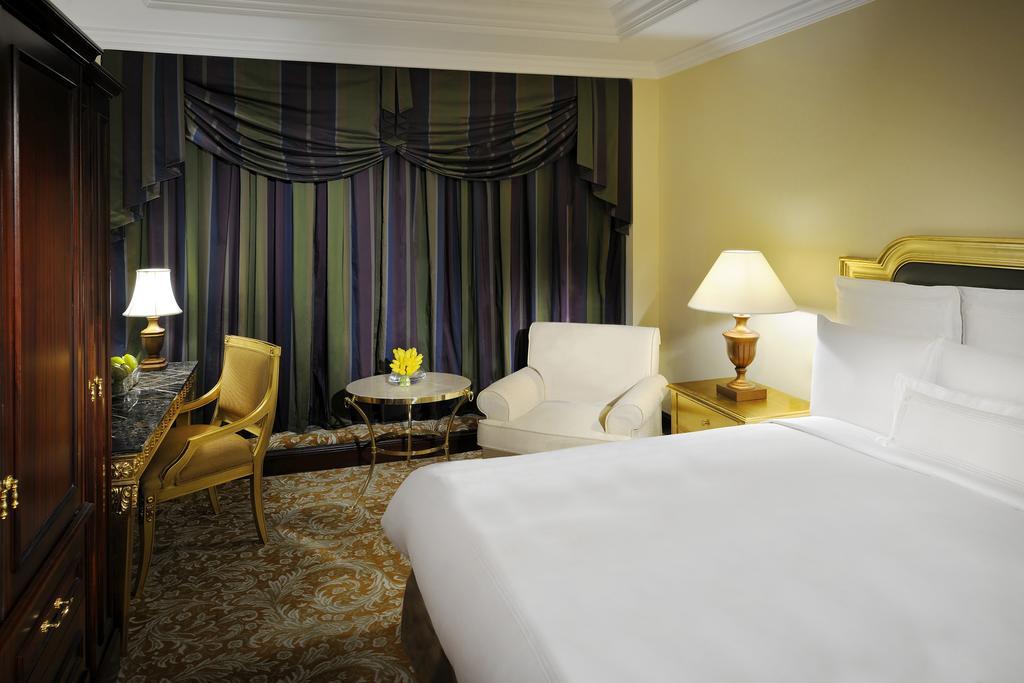Jw Marriott Hotel Kuwait Kuvait Szoba fotó