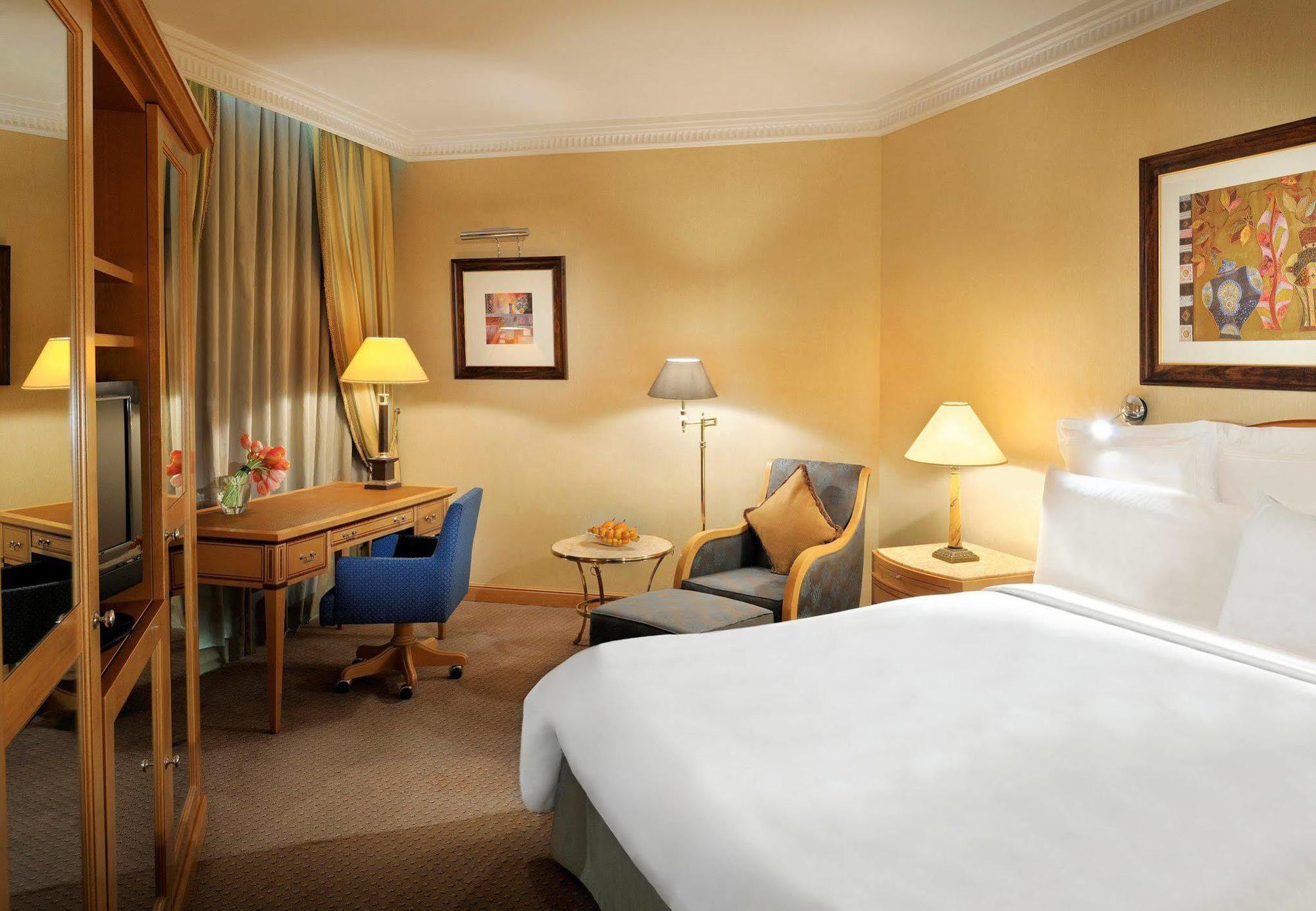 Jw Marriott Hotel Kuwait Kuvait Szoba fotó