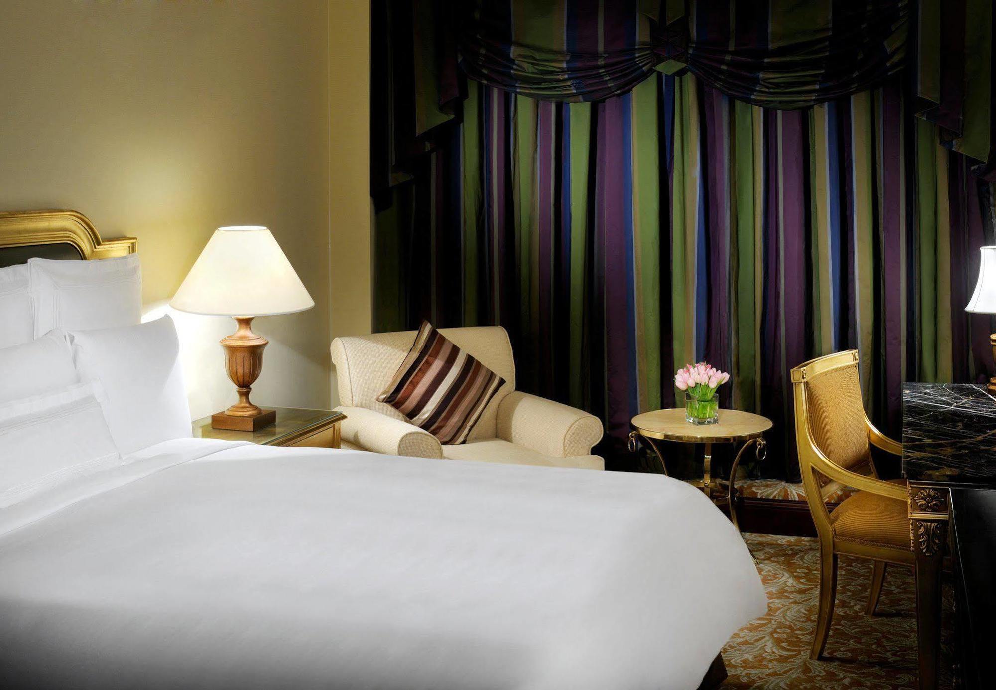 Jw Marriott Hotel Kuwait Kuvait Szoba fotó